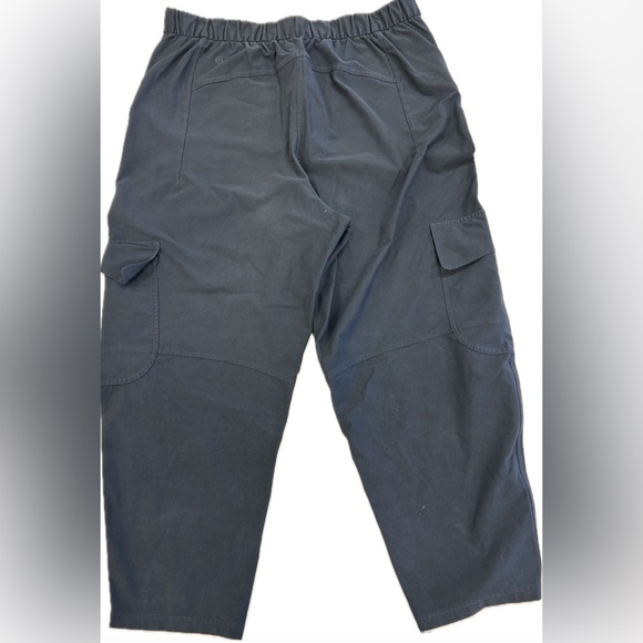 Lululemon Cargo Pants | Size 33 - Picture 2 of 4